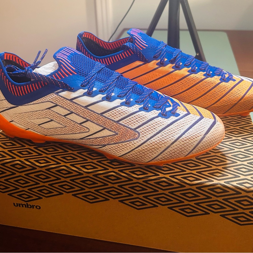 Umbro Velocita Elixir Pro FG Cleat Men’s Sz 9.5 White Orange New